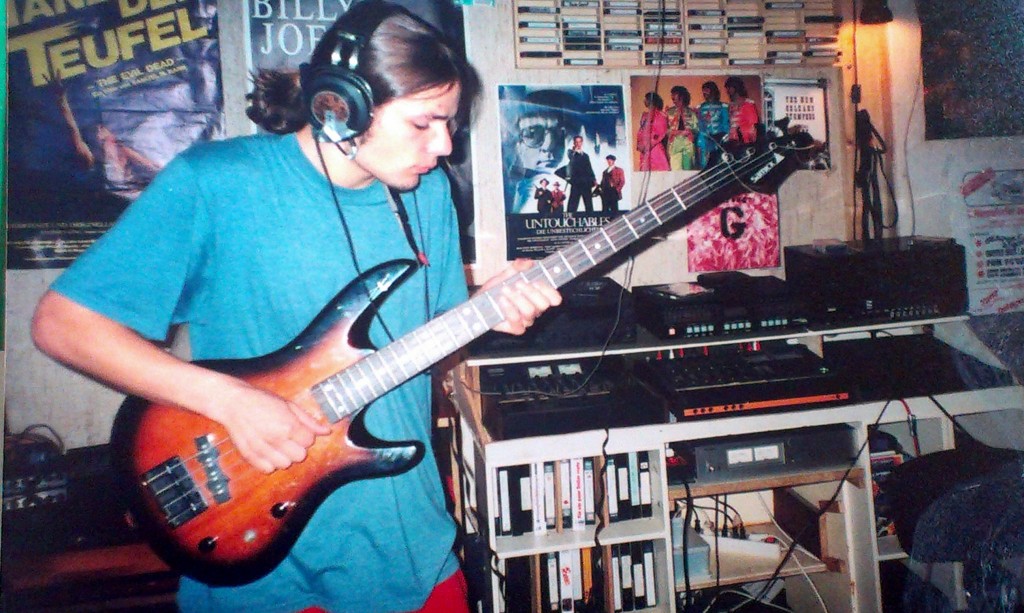 Jojo records Bass for the Josstick 1999